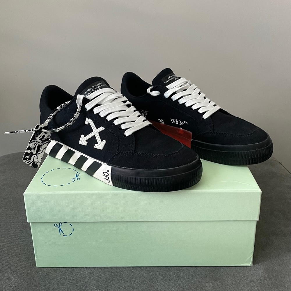 OFF-WHITE Vulc Low Black White Arrow